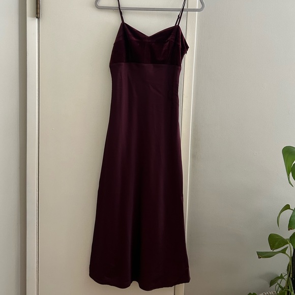 Express Women’s Satin & Velvet Burgundy Dress - Picture 3 of 6